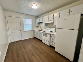 920 N Leverett Ave, Unit 817 in Fayetteville, AR - Foto de edificio - Building Photo