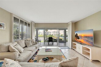 6131 Pelican Bay Blvd in Naples, FL - Building Photo - Building Photo