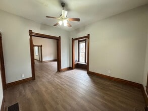 121 E North St in Warrensburg, MO - Building Photo - Building Photo