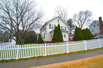 106 Chestnut St in West Haven, CT - Building Photo - Building Photo