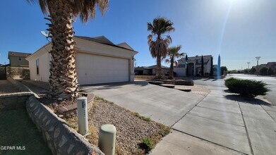 14281 Gil Reyes Dr in El Paso, TX - Building Photo - Building Photo