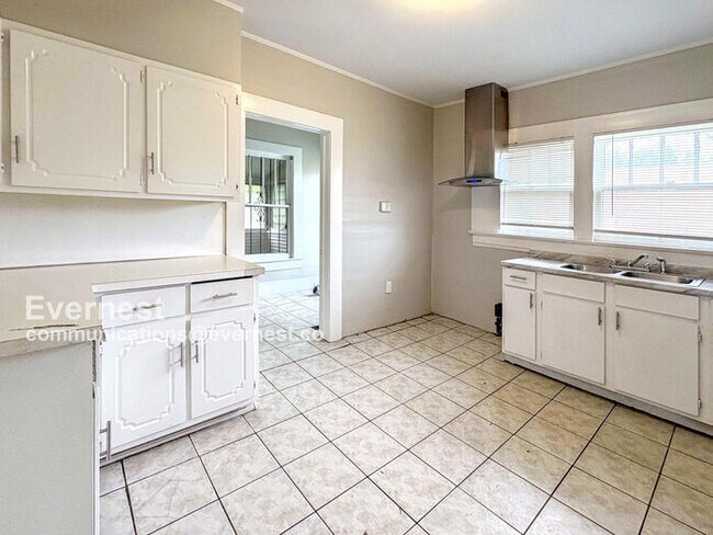 525 53rd St Ens in Fairfield, AL - Building Photo - Building Photo