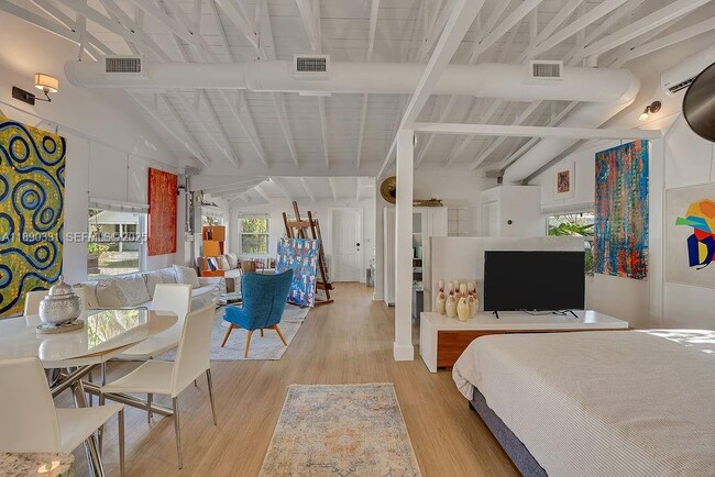 property at 122 Florida Ave