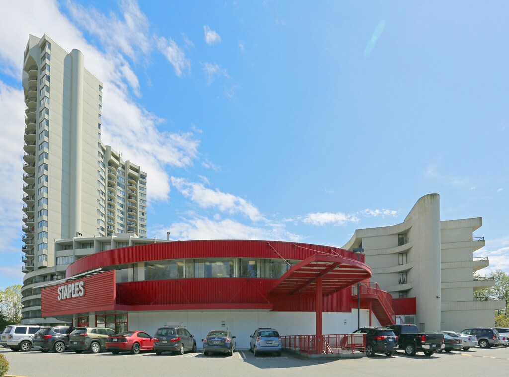 International Plaza Apartments North Vancouver, BC Apartments For Rent