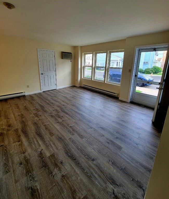 50 Athens Ct in West Babylon, NY - Building Photo - Building Photo