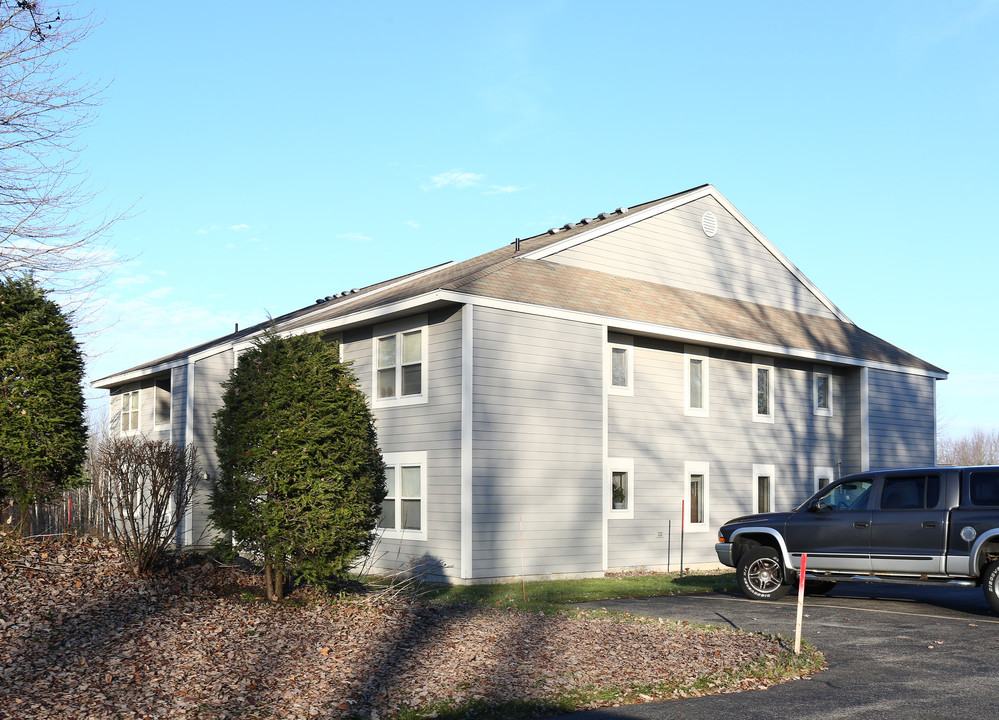 Patrick Court in Phoenix, NY - Building Photo