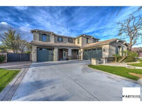 112 Crescent Way in Chandler, AZ - Building Photo - Building Photo