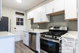 1253 W Henderson St, Unit 1 in Chicago, IL - Building Photo