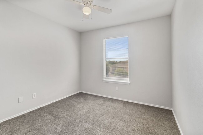 10714 Mathom Landing in Universal City, TX - Building Photo - Building Photo