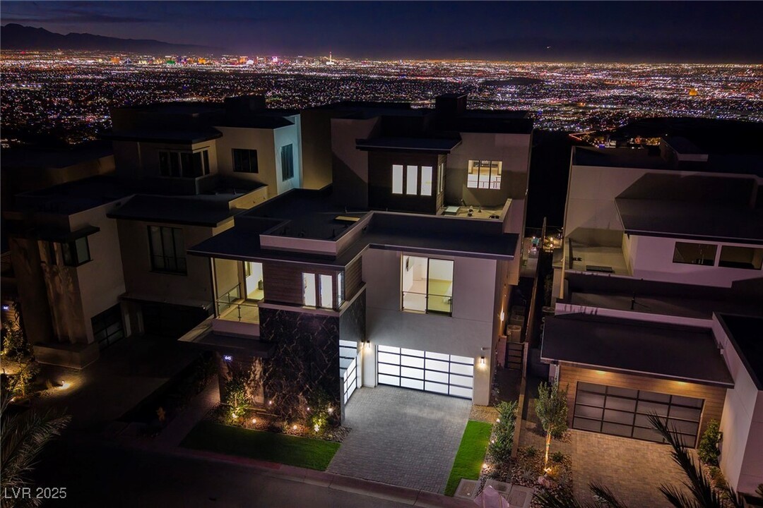 645 Overlook Rim Dr in Henderson, NV - Building Photo