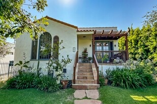 3037 St George St in Los Angeles, CA - Building Photo