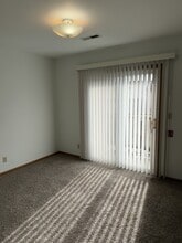 Jamesway Apartments in Milton, WI - Foto de edificio - Building Photo