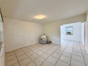 424 NE 64th St in Miami, FL - Building Photo - Building Photo