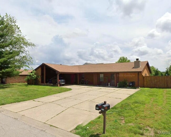 property at 2204 Richland Prairie Blvd