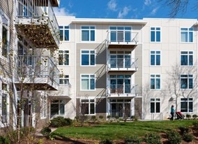 7 Cameron Ave, Unit 304 in Cambridge, MA - Building Photo