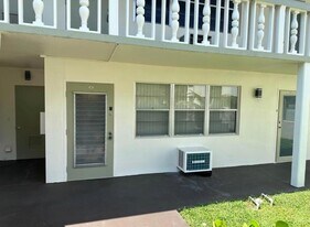 30 Westbury E in Deerfield Beach, FL - Building Photo