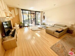 7740 Redlands St in Los Angeles, CA - Building Photo - Building Photo