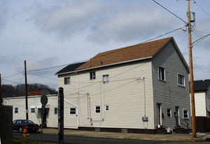 400 W Railroad Ave Apartments