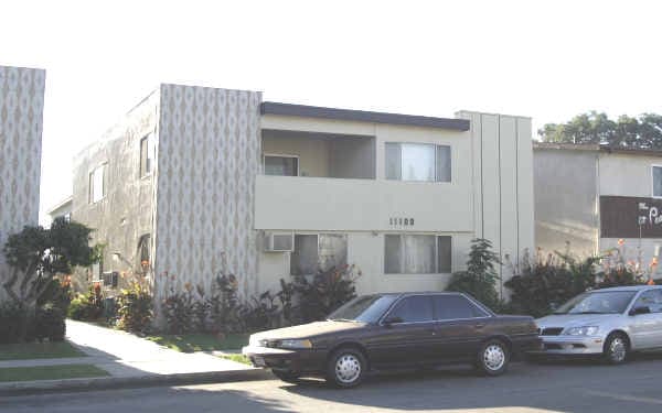 11108 Newville Ave in Downey, CA - Building Photo