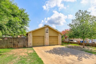 914 Bird Creek Dr in Austin, TX - Building Photo - Building Photo