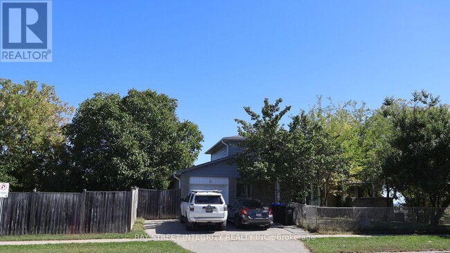 property at 3 Maplegrove Ave