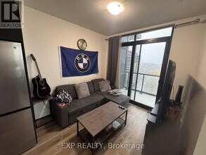 86 Dundas St E in Mississauga, ON - Building Photo - Building Photo