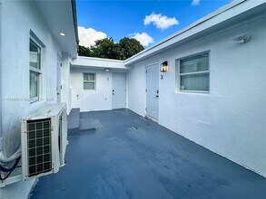 2966 NW 26th St-Unit -3 in Miami, FL - Building Photo - Building Photo