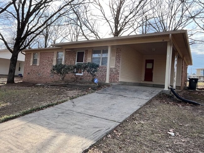 11121 Beverly Hills Dr in Little Rock, AR - Building Photo - Building Photo