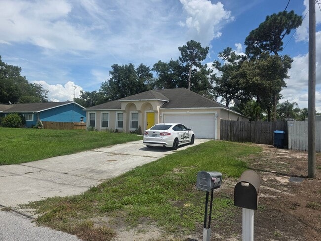 9140 Blaine Rd in Spring Hill, FL - Foto de edificio - Building Photo