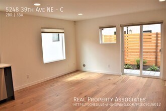 5248 39th Ave NE in Seattle, WA - Building Photo - Building Photo