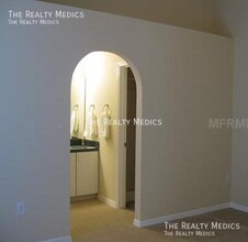 8125 Golden Chickasaw Cir in Orlando, FL - Building Photo - Building Photo