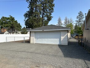 212 N 4th St in Cheney, WA - Building Photo - Building Photo