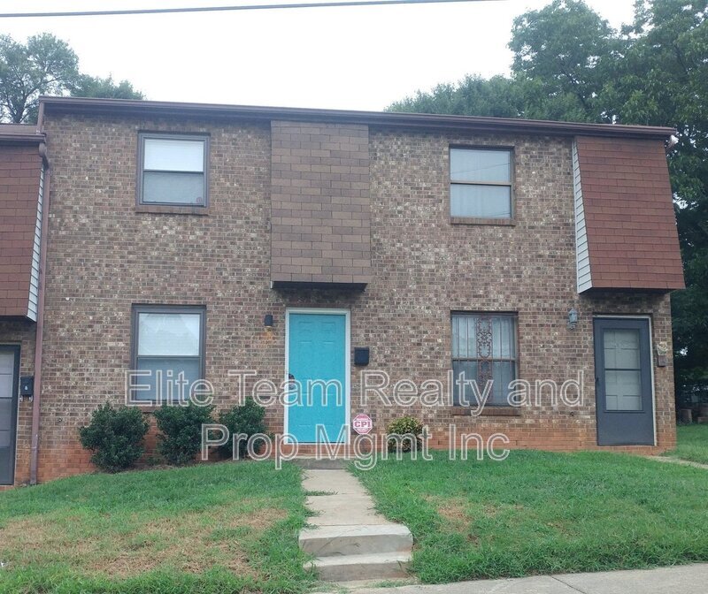 309 Cemetery St in Charlotte, NC - Building Photo