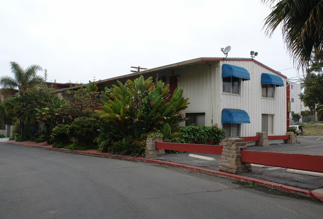 350 Playa Del Sur St in La Jolla, CA - Foto de edificio - Building Photo