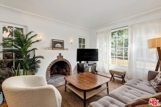 3484 Oak Glen Dr in Los Angeles, CA - Building Photo - Building Photo