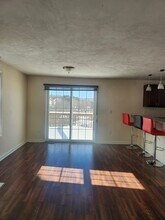 24 Bittersweet Blvd, Unit Apt 1 in Worcester, MA - Building Photo - Building Photo