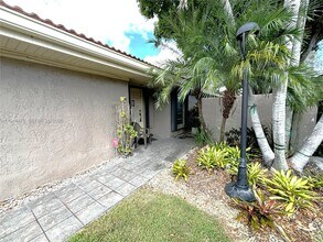 2001 St Andrews Rd in Hollywood, FL - Building Photo - Building Photo