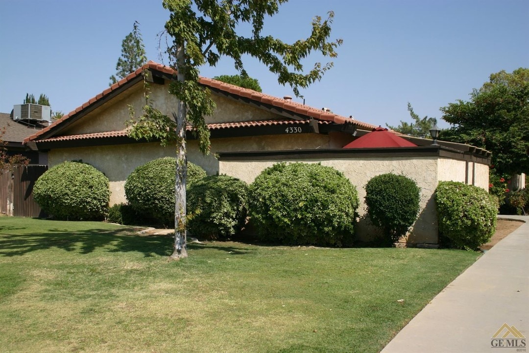 4330 Orrick Ct, Unit B in Bakersfield, CA - Foto de edificio