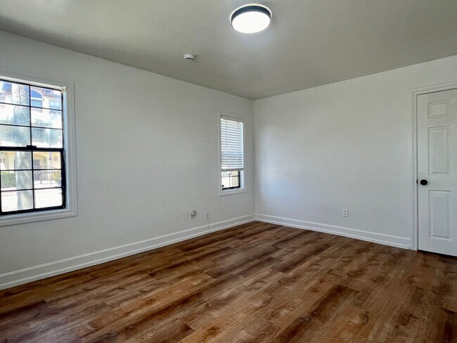 696-698 W 14th St in Los Angeles, CA - Building Photo - Building Photo