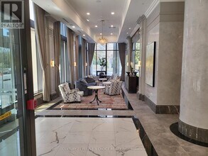 30 Elm Dr W in Mississauga, ON - Building Photo - Building Photo