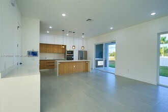 5 SW 26th Pl in Cape Coral, FL - Building Photo - Building Photo