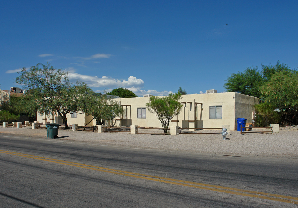 1600 1602, 1604 N. Beverly Ave in Tucson, AZ - Building Photo