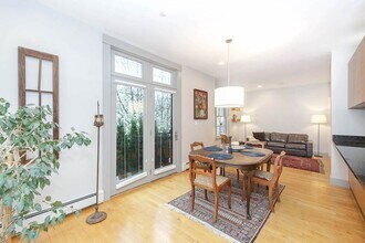 400 Washington St, Unit 204 in Somerville, MA - Building Photo - Building Photo