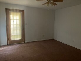 1539-15E1 Paul Russell Rd in Tallahassee, FL - Building Photo