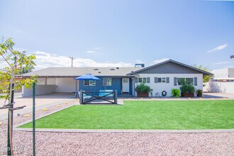 4335 E Clarendon Ave in Phoenix, AZ - Building Photo - Building Photo