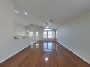 347 Foster Ln in Jarrell, TX - Building Photo - Building Photo