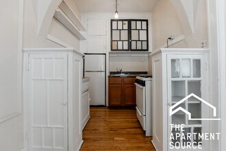 432 W Surf St in Chicago, IL - Building Photo - Building Photo