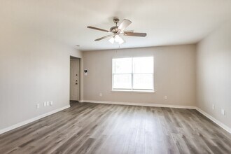 28923 Village Creek Loop in Spring, TX - Building Photo - Building Photo