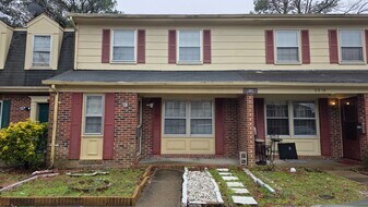 401 Advocate Ct in Newport News, VA - Building Photo