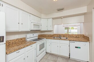 7346 Carrier Rd in Ft. Myers, FL - Building Photo - Building Photo